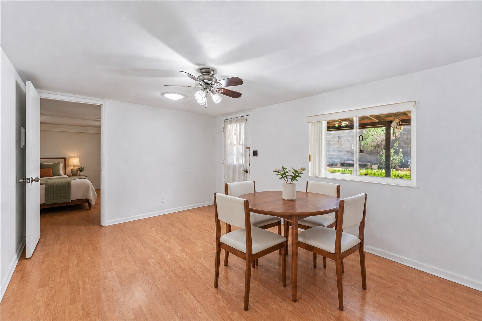 Virtually staged dining room